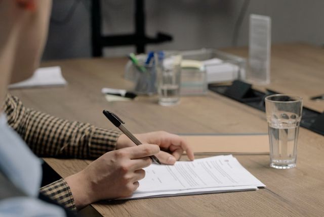 abogado reclamar indemnización contrato agencia